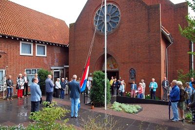 Vernieuwd kerkplein in De Lier officieel geopend