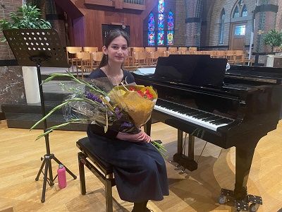 Delaram Sayadifar geeft pianoconcert in Adrianuskerk